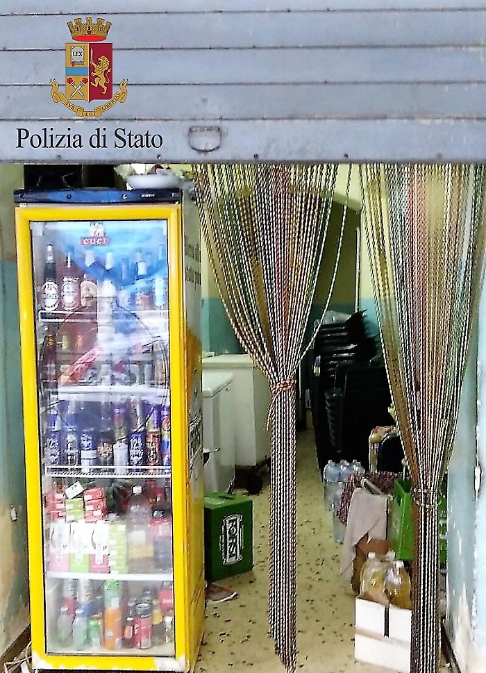 Palermo, al Ballarò c'era la bottega che vendeva bibite e alcolici