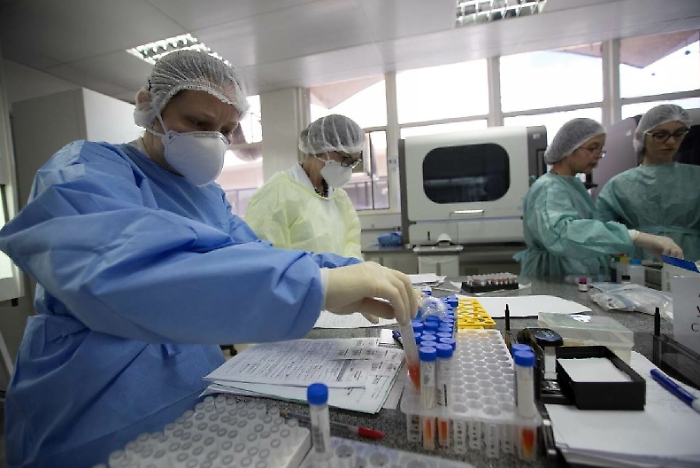 Allarme al Policlinico di Catania: finiti i reagenti, paralisi tamponi