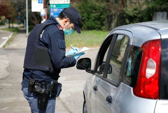 Covid, torna l'autocertificazione per gli spostamenti dopo le ore 22