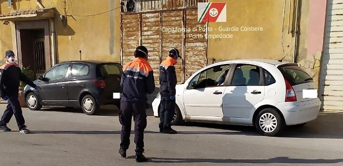 Coronavirus, passeggiavano in spiaggia malgrado il divieto, elevate quattro multe