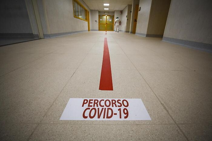 Coronavirus, in Italia la pandemia allenta la morsa ma si resta nella fase 1