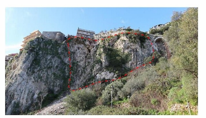 Via libera i lavori per consolidare il costone di Castelmola