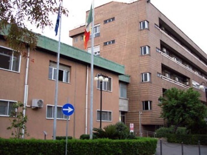 Covid Siracusa, l'ira di un medico Asp: «Ferie d'ufficio per far saltare la mia testa»