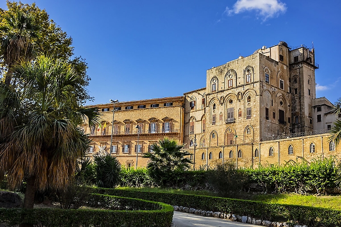 Sicilia, legge di stabilità: taglio dei canoni passivi del 5%, ma aumento del 20% per quelli attivi