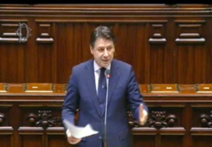 Conte: &laquo;Possibile allentamento misure su base territoriale&raquo;