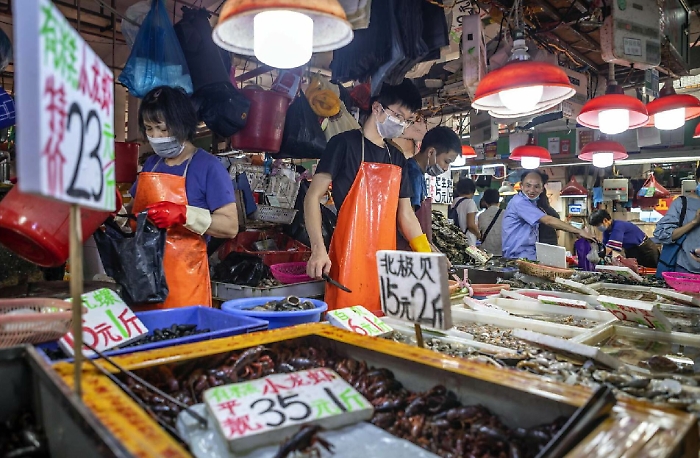 Coronavirus, tornano a salire i casi in Cina: 17 nuovi positivi, 5 a Wuhan