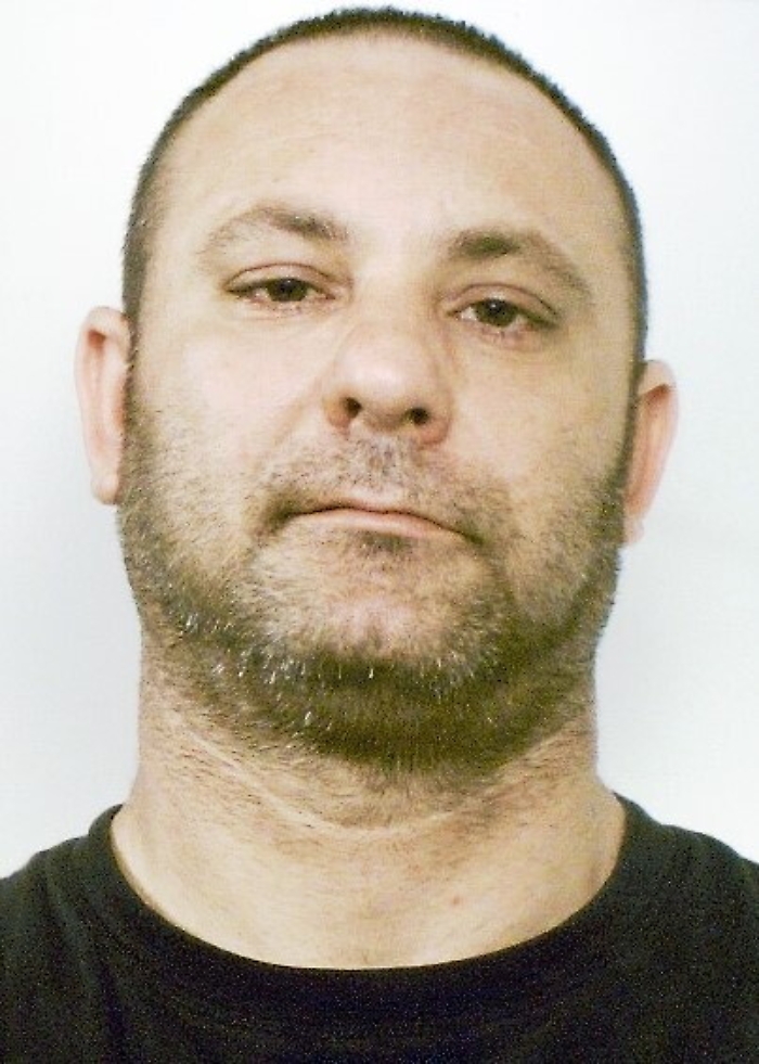 Giarre, arrestato con la marijuana in auto