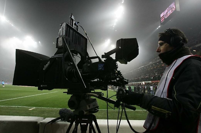 Serie A, c'&egrave; l'accordo per riprendere il 13 giugno ma &egrave; guerra con le tv