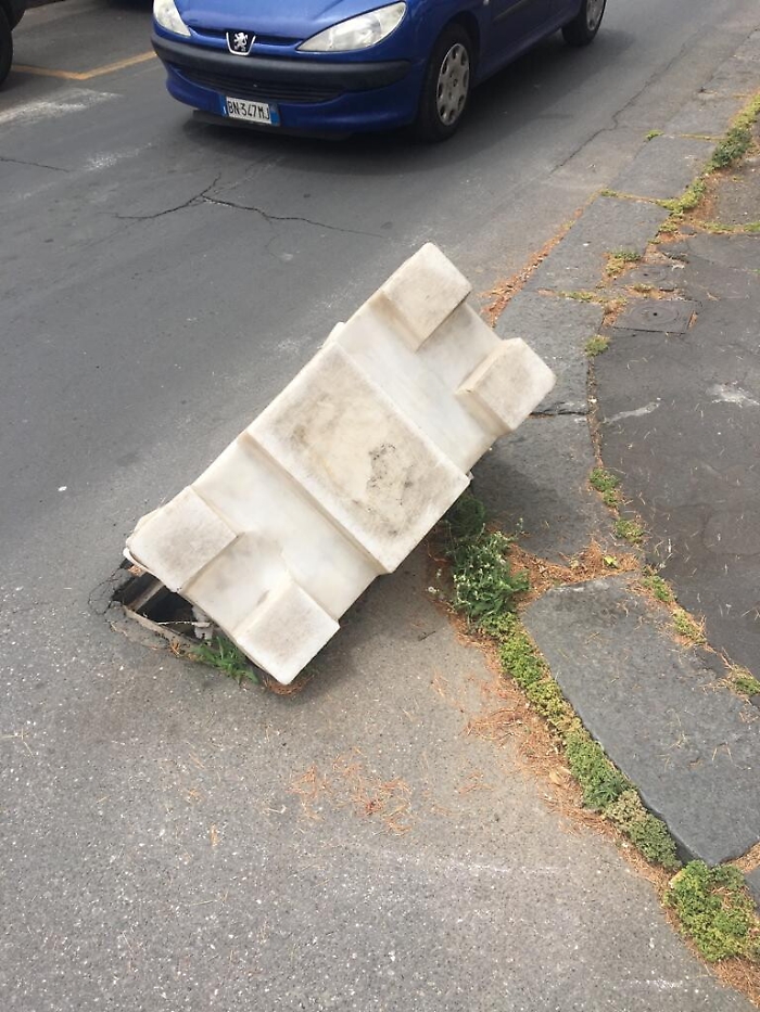 Catania, pericolo caditoie asportate in varie zone della città