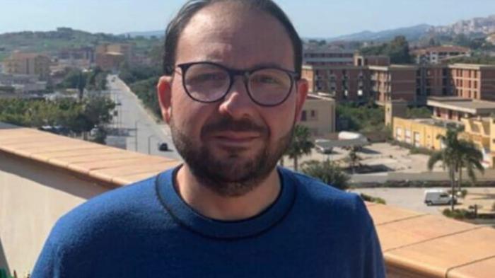 Calogero Pisano (FdI): "Mortificante vedere Agrigento invasa da centinaia di migranti allo sbando"