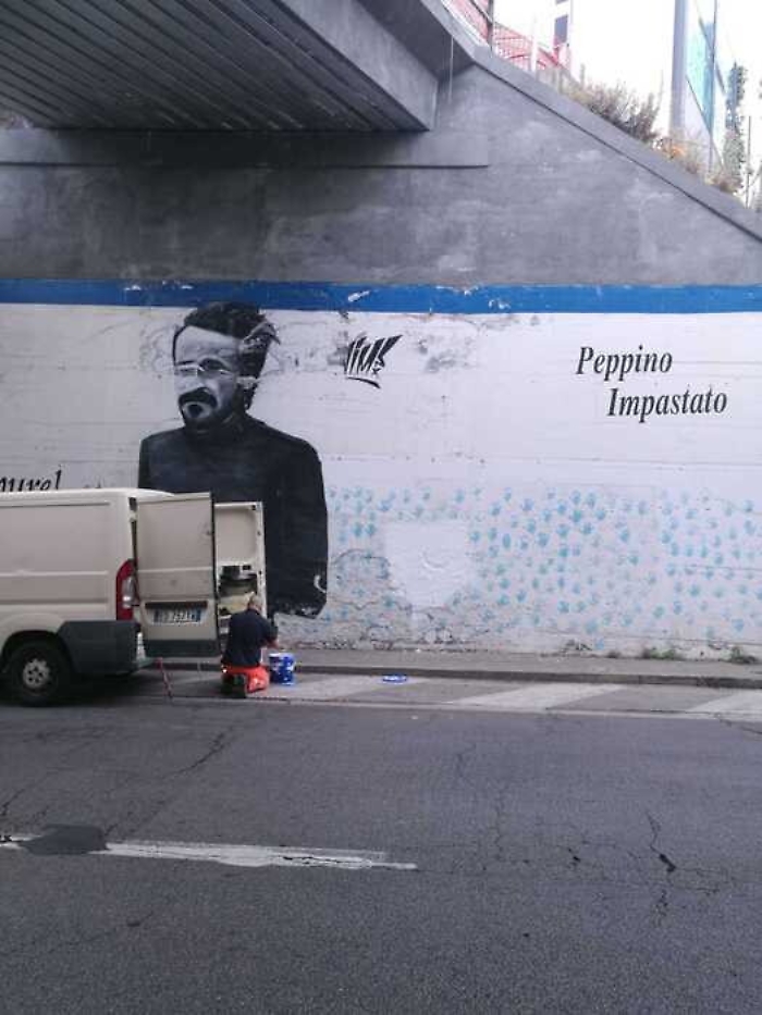 Catania, ripulito il murale di Peppino Impastato