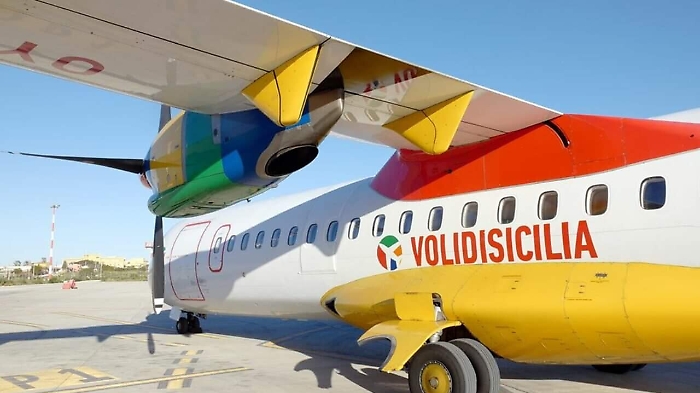 Collegamenti aerei, in rivolta i sindaci di Lampedusa e Pantelleria