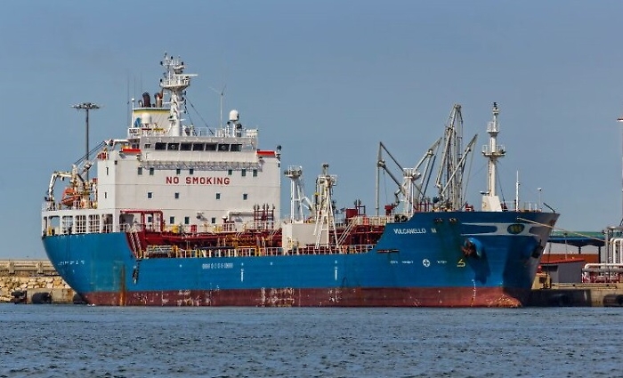 La petroliera Vulcanello