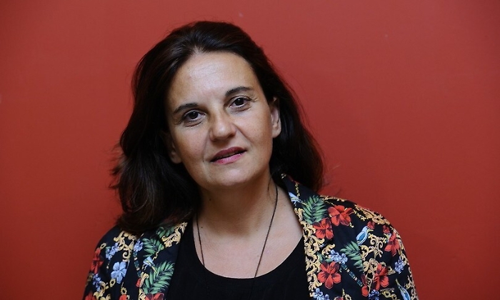 Tra gli ospiti c'è Samonà e la regista Emma Dante diserta il saggio: «Non condivido il mio lavoro con chi ha simpatie naziste»