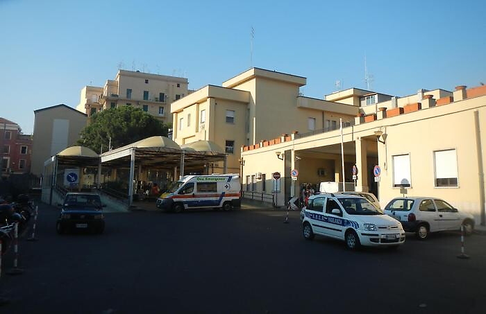 Catania, aggredito direttore medico del "Garibaldi": in 3 tentano di forzare area covid