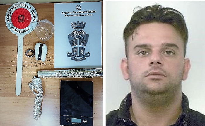 Zafferana, i carabinieri bussano a casa e lui butta dal balcone 25 gr di cocaina
