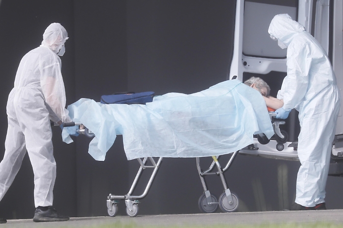 Virus, corretto il bollettino della Sicilia:  impennata di casi (+19), 9 sono migranti