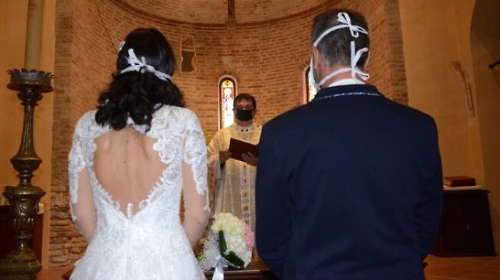 Nicosia, invitato a nozze risulta positivo al virus: 90 in quarantena