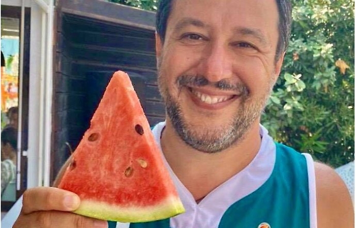 Salvini dal Papeete rilancia: «Torneremo al governo e blinderemo i porti»