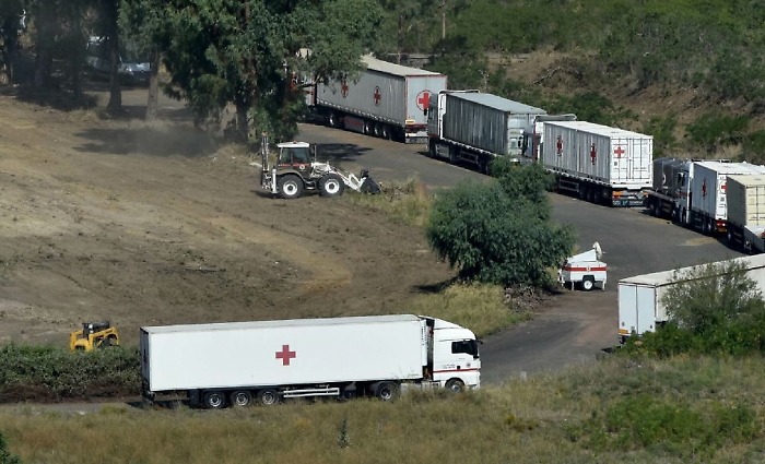 Migranti, la tendopoli di Vizzini diventa caso nazionale. Salvini: «La chiuderemo come il Cara»