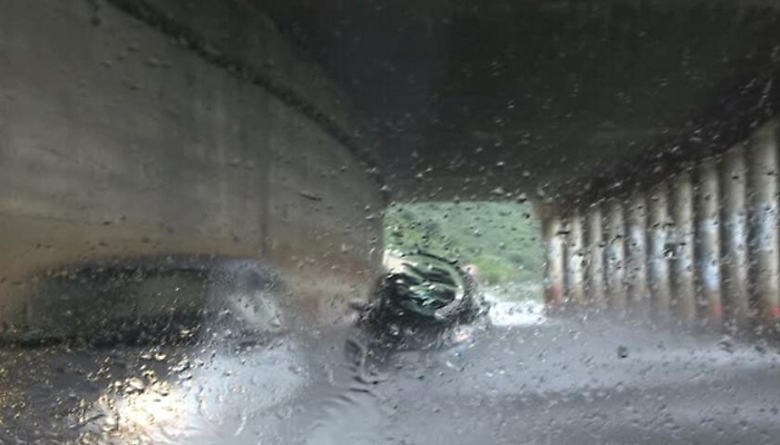 Maltempo, strade allagate e piccoli smottamenti nel Messinese