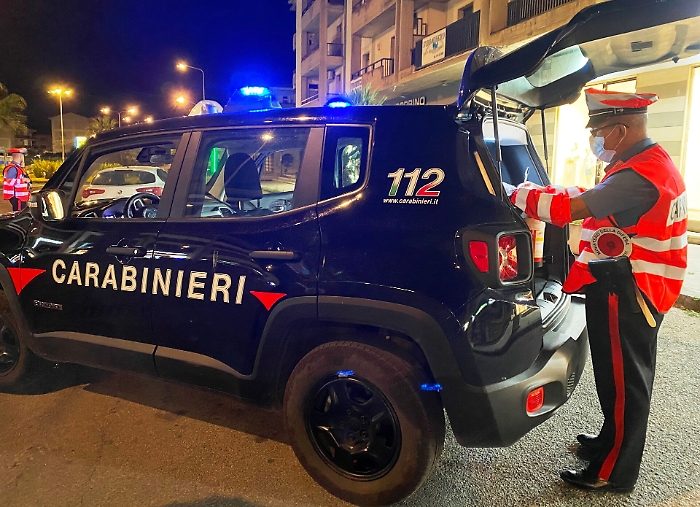 Scordia, i carabinieri chiudono il chiosco  e vengono insultati su Fb: 3 denunciati