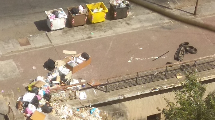 Catania, v.le Moncada: il comune sposti i cassonetti