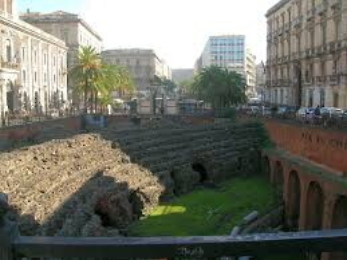 Catania, riprendono gli scavi archeologici nell'area del teatro di Piazza Stesicoro