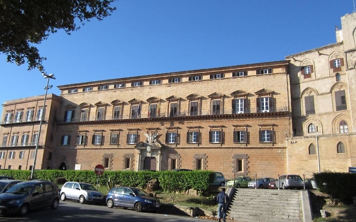 Regione, dopo l' estate dei &laquo;dipendenti fannulloni&raquo; primi passi del governo per riforma burocrazia