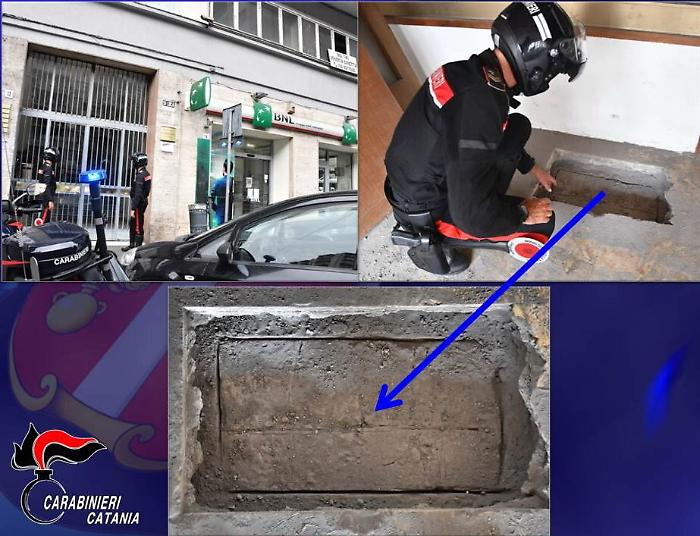 Catania, scavano buco sul pavimento per rapinare una banca