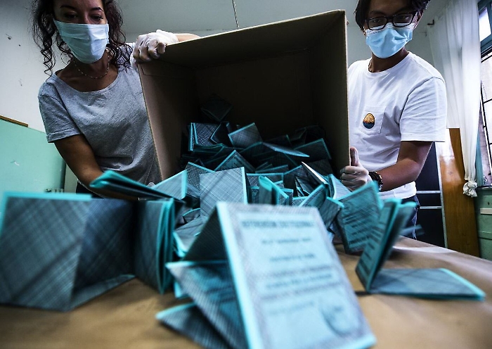 Referendum, in Sicilia i S&Igrave; al taglio dei parlamentari sono oltre il 75%