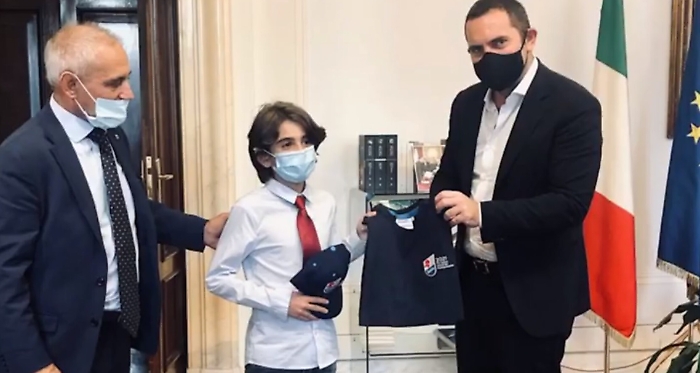 Vinse medaglia d'oro per sbaglio, piccolo karateka catanese dal Ministro Spadafora