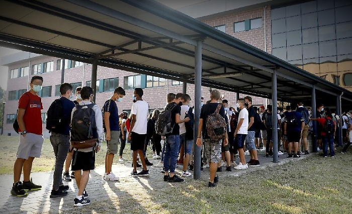 Ultimi ingressi a scuola in Sicilia, le raccomandazioni della Regione