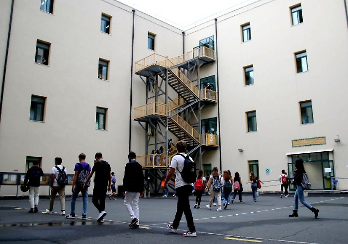 Coronavirus: studentessa positiva al liceo Cutelli di Catania, classe in quarantena