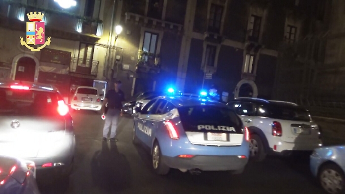 Catania, controlli della polizia sulla Movida, multe e sequestri di mezzi