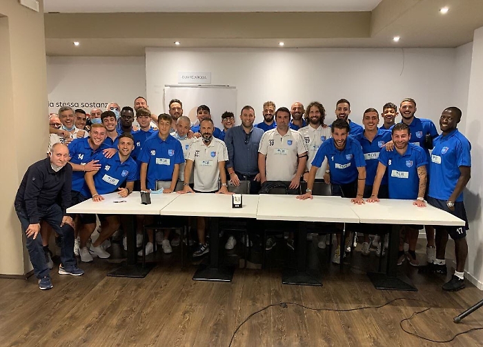 Calcio: giocatore positivo, l'Asd Ragusa in quarantena volontaria