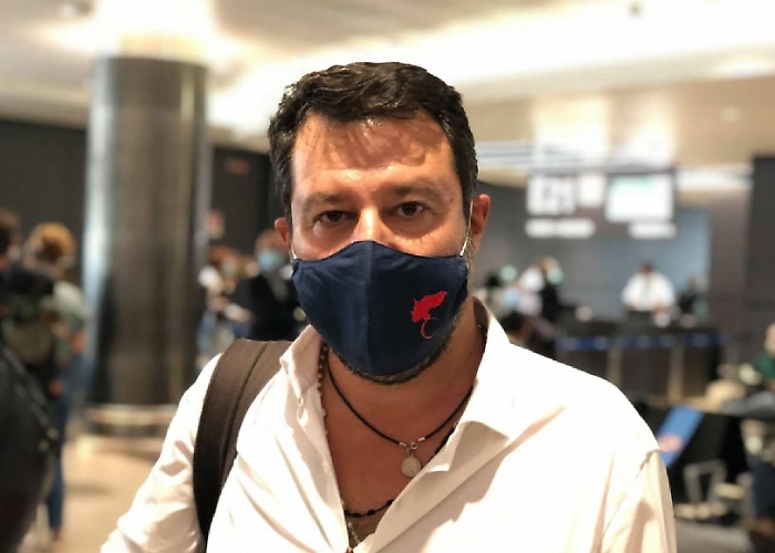 Salvini a Catania fa crescere l'attesa: «Domani a quest'ora sarò a processo»