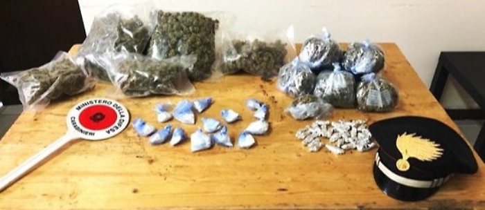 Catania, droga nascosta in garage in via C. Passero: donna arrestata