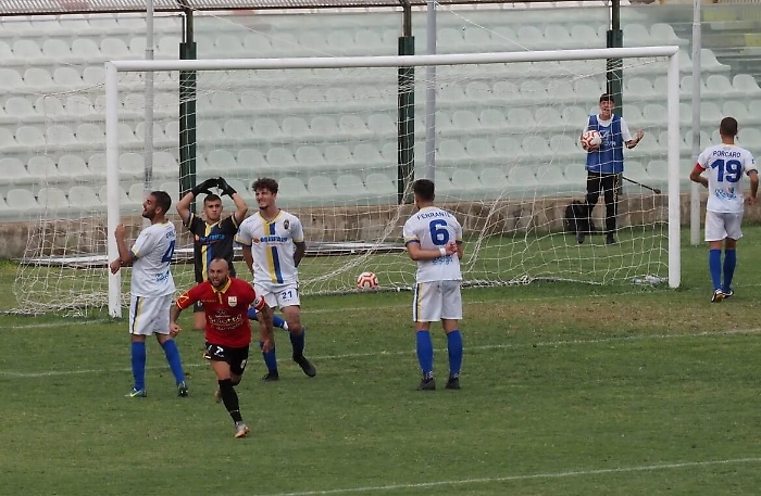 Serie D, primo brindisi per il Messina: il Biancavilla deve arrendersi