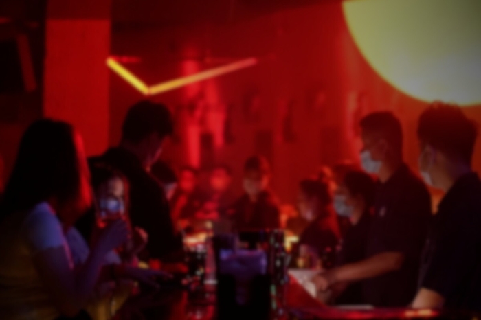 Caltanissetta, alla festa arriva la polizia:  multati quelli senza mascherina