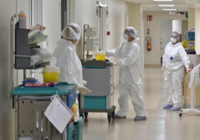 Covid, in Italia è record di contagi: spettro
 lockdown a Natale? Sicilia tra regioni a rischio