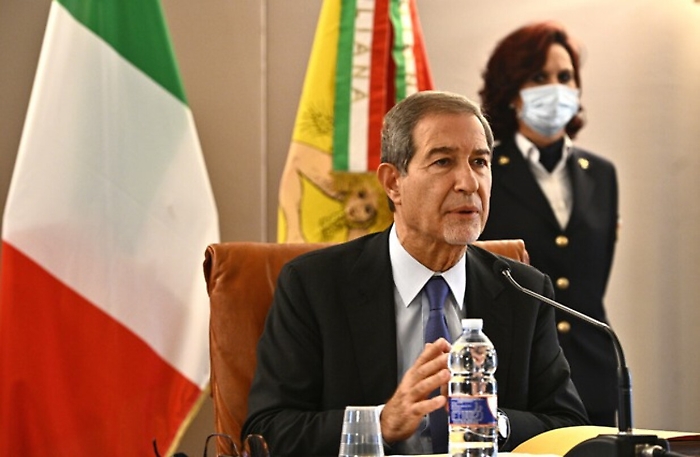 Flop del click day, Musumeci invia gli ispettori e "richiama" i dirigenti