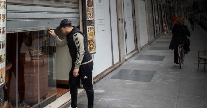 Niente lockdown, ma ipotesi "coprifuoco" e orari scaglionati a scuola