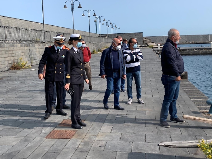 Riposto, consegnati i lavori per rimuovere i pontili danneggiati dalle mareggiate