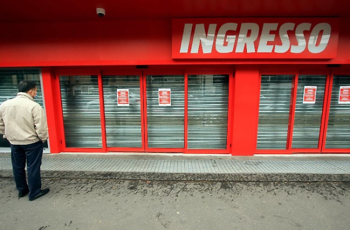 Voci di lockdown totale in Italia, Conte smentice: «Aspettiamo prima gli effetti del Dpcm»