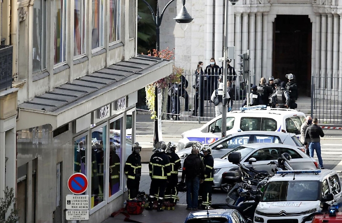 Attacco terroristico a Nizza, tre persone decapitate in Cattedrale al grido di Allah Akbar