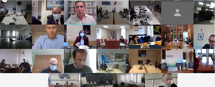 Covid, nuovo Dpcm in arrivo: Stato e Regioni trattano su lockdown locali e coprifuoco