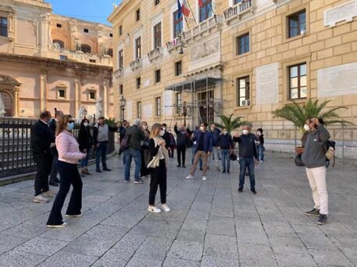 Covid, a Palermo albergatori consegnano chiavi al Comune