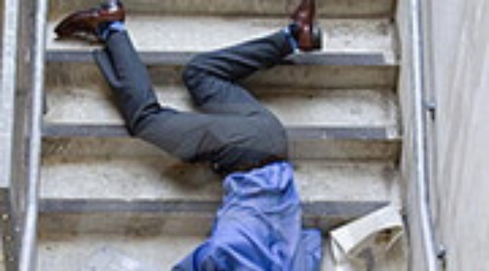 Tragedia a Licata: cade dalle scale di casa e muore