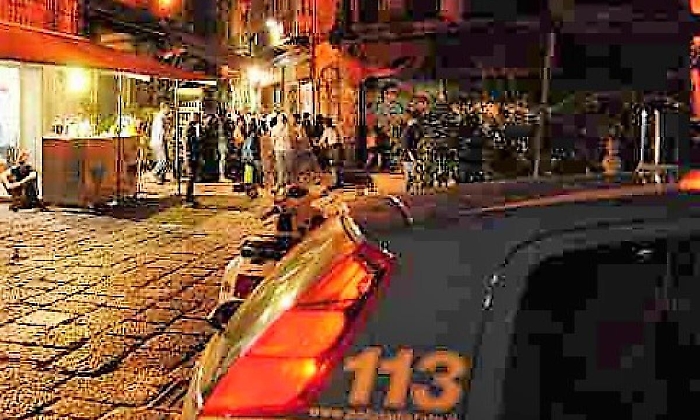 Va a comprare il "fumo" alla Vucciria, ma la derubano: impreca contro i palermitani e la picchiano